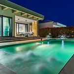 Patras - Pool Mit Hydromassage - Istriensonne 0673 普拉