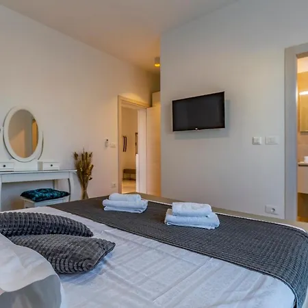 Patras - Pool Mit Hydromassage - Istriensonne 0673 فيلة