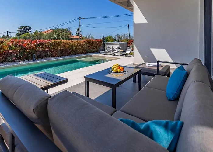 Patras - Pool Mit Hydromassage - Istriensonne 0673 * Pula