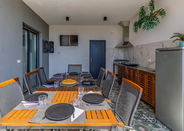 Villa Patras - Pool Mit Hydromassage - Istriensonne 0673 *