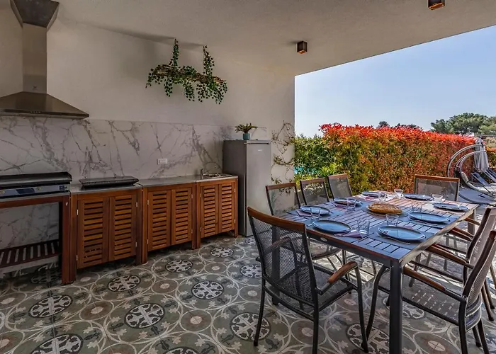 Villa Patras - Pool Mit Hydromassage - Istriensonne 0673