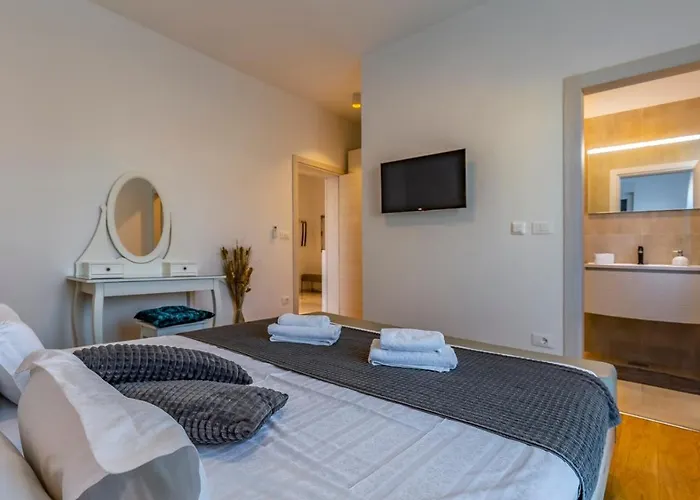 Patras - Pool Mit Hydromassage - Istriensonne 0673 Villa