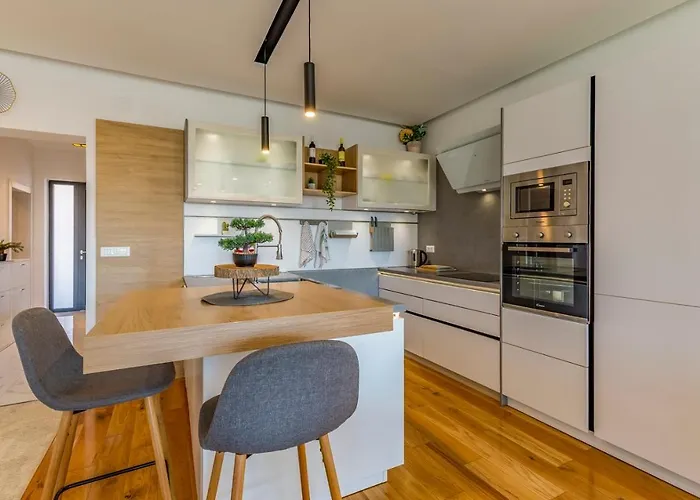 Patras - Pool Mit Hydromassage - Istriensonne 0673