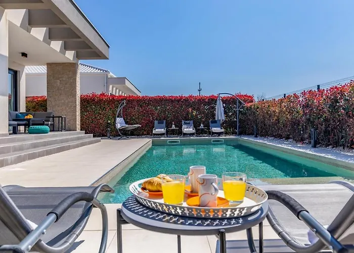 Patras - Pool Mit Hydromassage - Istriensonne 0673 Villa