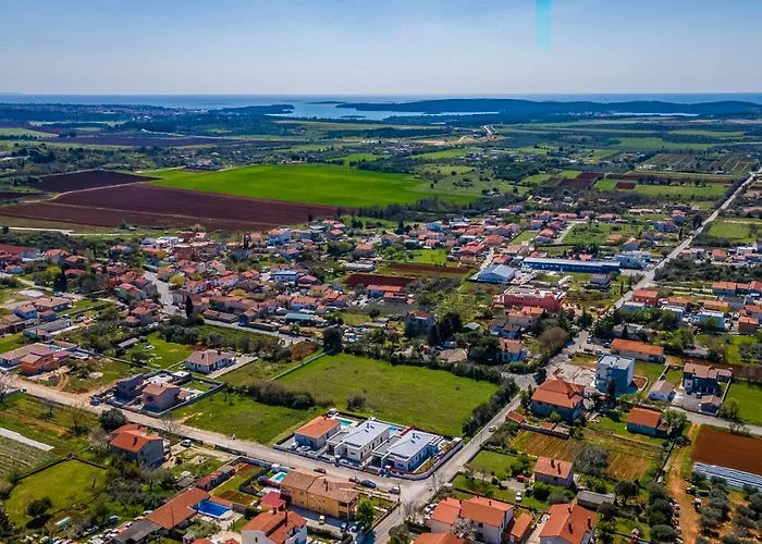 Patras - Pool Mit Hydromassage - Istriensonne 0673 Villa Pula