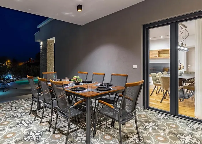 Patras - Pool Mit Hydromassage - Istriensonne 0673 Villa