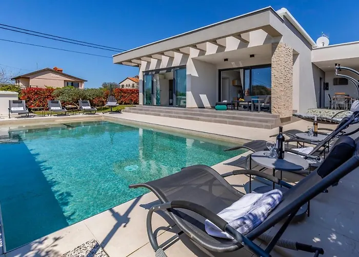 Villa Patras - Pool Mit Hydromassage - Istriensonne 0673 Pula