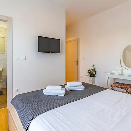 Patras - Pool Mit Hydromassage - Istriensonne 0673 וילה *