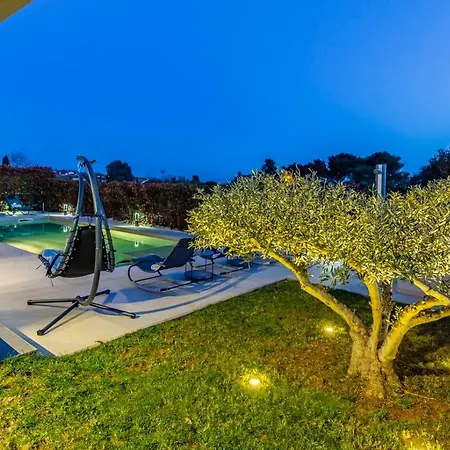 Patras - Pool Mit Hydromassage - Istriensonne 0673 וילה